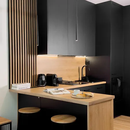 Urban Global Skyline 23rd Floor No 8, Free Garage, Self Check-in, No Deposit Apartament