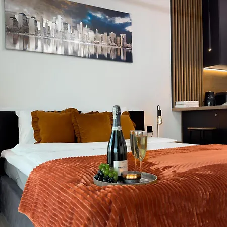 Urban Global Skyline 23rd Floor No 8, Free Garage, Self Check-in, No Deposit Apartament Katowice