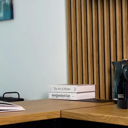 Urban Global Skyline 23rd Floor No 8, Free Garage, Self Check-in, No Deposit Apartament