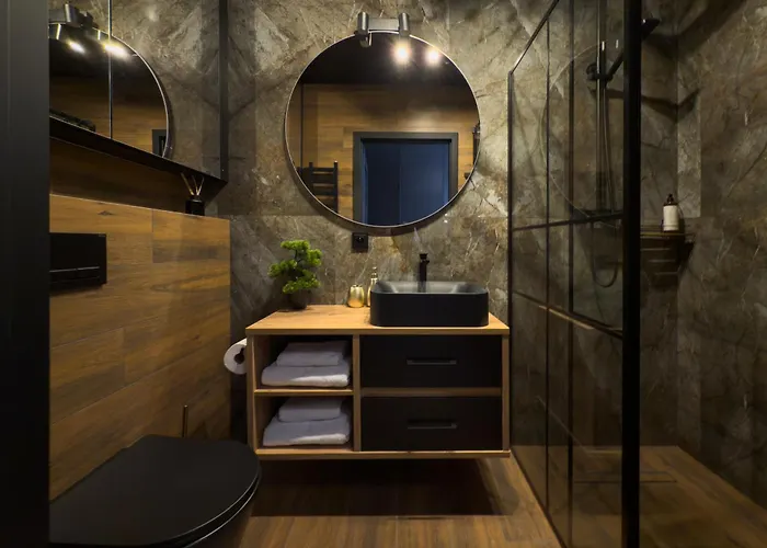 Urban Global Skyline 23rd Floor No 8, Free Garage, Self Check-in, No Deposit *