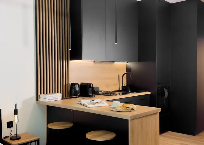 Urban Global Skyline 23rd Floor No 8, Free Garage, Self Check-in, No Deposit Apartman